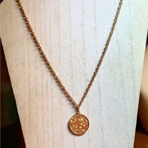 Vintage Sarah Coventry Leo goldtone necklace 
24”